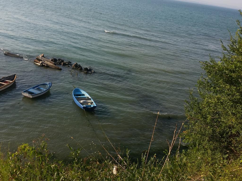 Bungalow Megi Hotel Nadezhda Kültér fotó